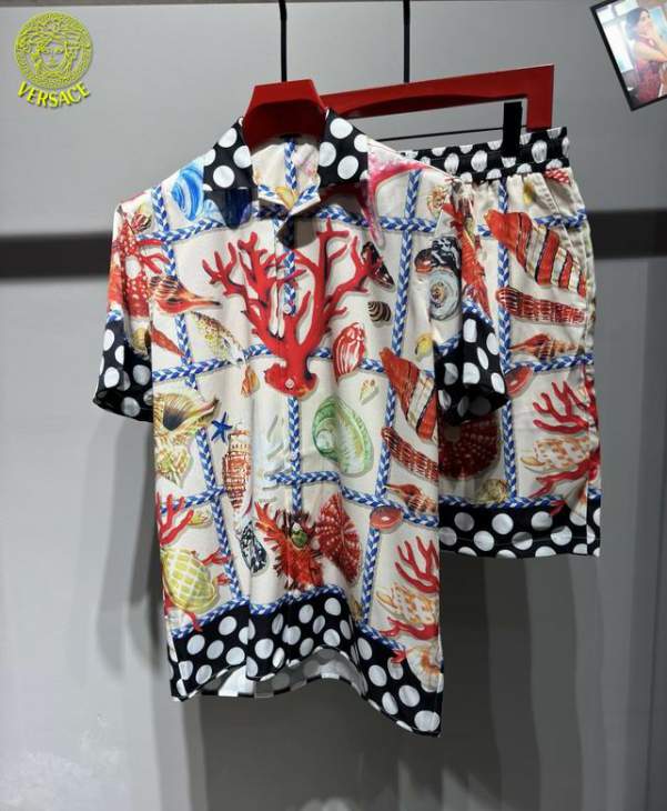 Picture of Versace Shirt Pant Suits _SKUVersaceS-XXL12yn33125231